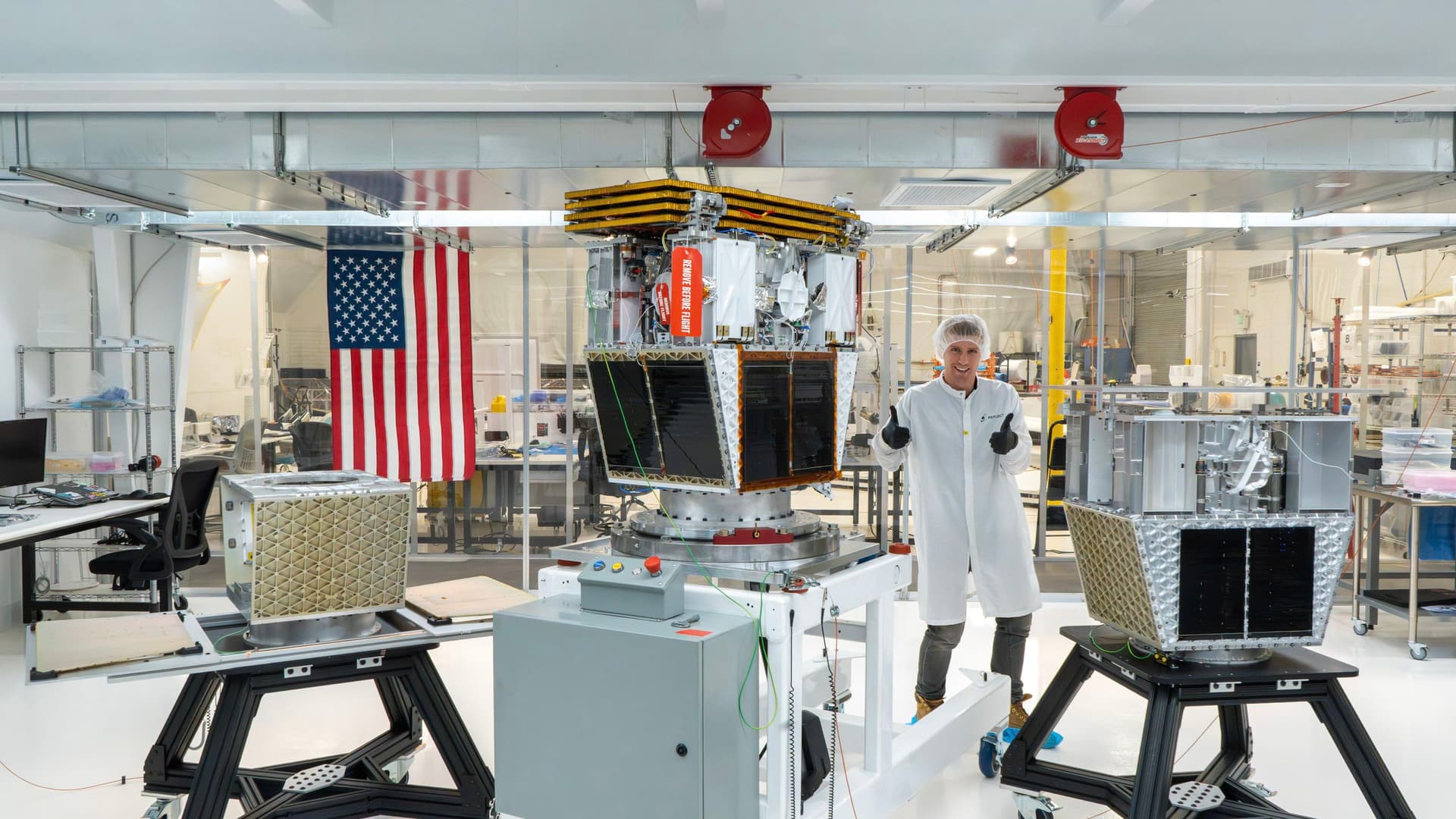 The FCC just gave Reflect Orbital permission to launch its 1st space mirror to orbit. Tens of thousands more could follow
