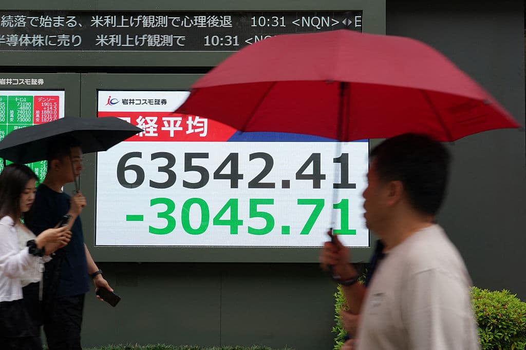AI Chip Rally Leaves Asia's Fund Managers Struggling To Keep Pace