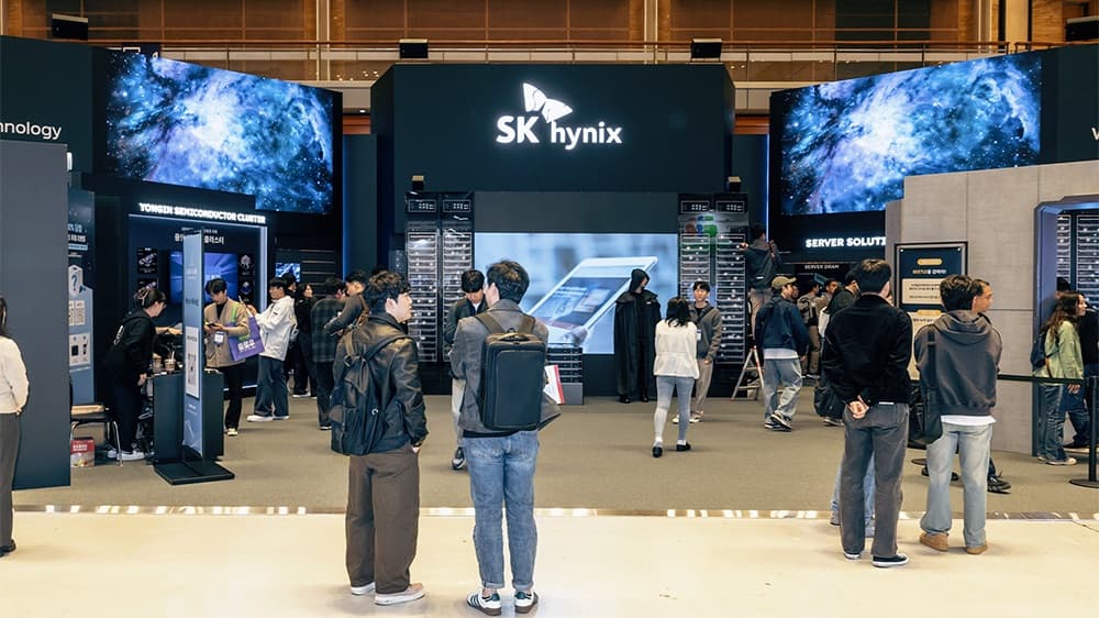 Asian Tech Stocks Slide as AI Concerns and Rising Bond Yields Hit Chipmakers - EconoTimes