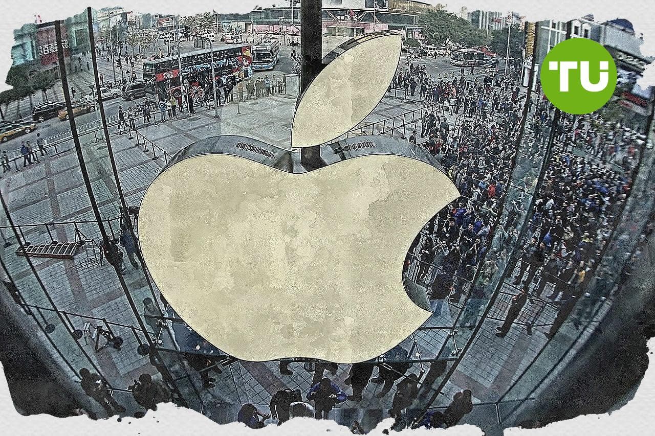 Restructuring involving executive Ternus pushes Apple stock down