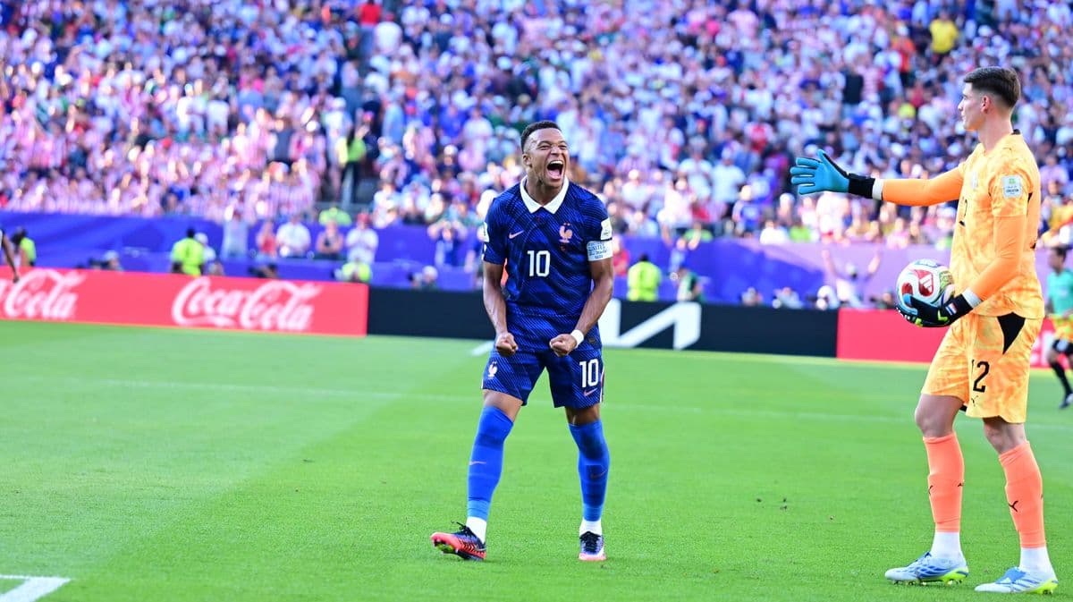 World Cup LIVE: Kylian Mbappe has last laugh after Paraguay bully tactics - The Mirror