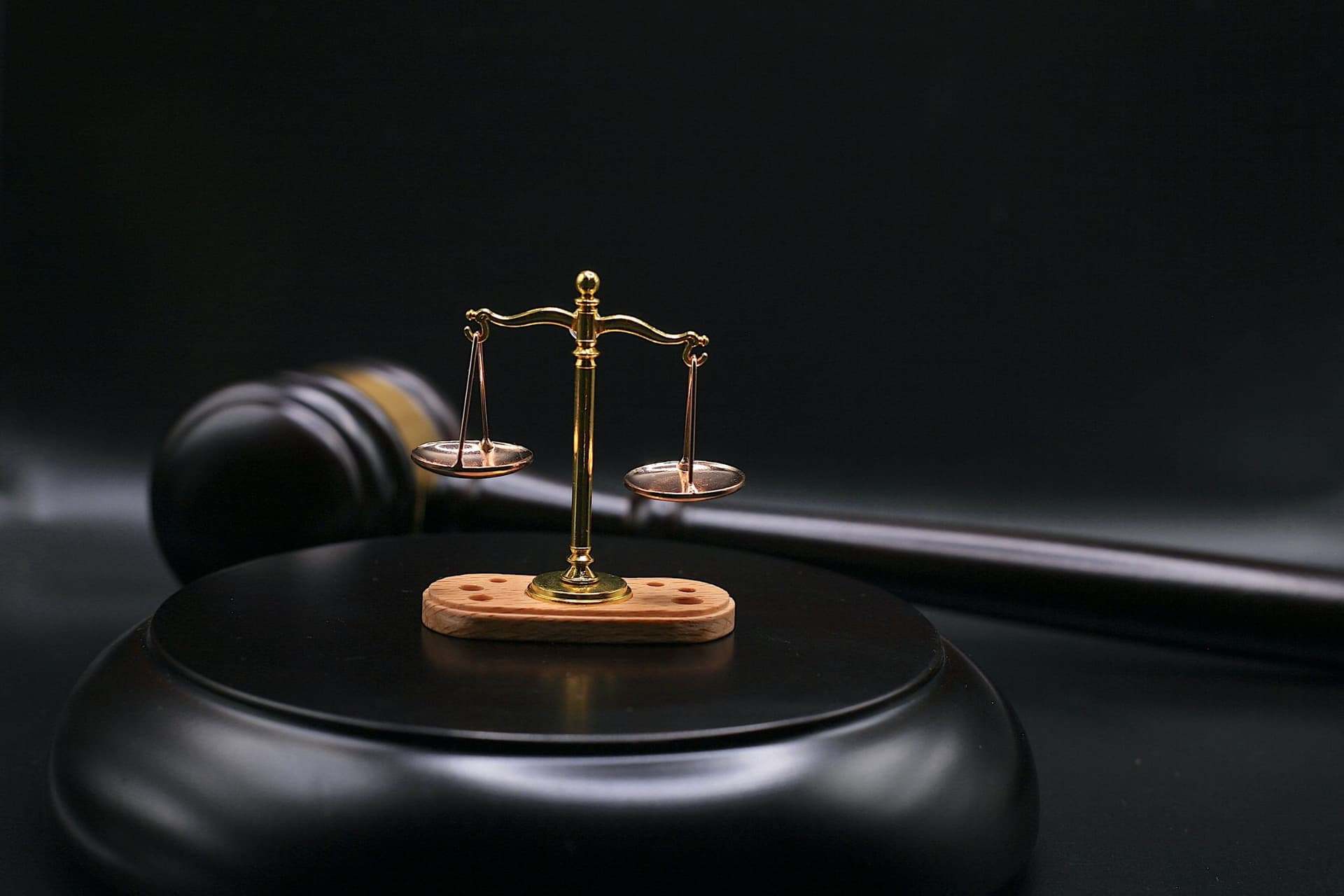 Venezuela parliament expands Supreme Tribunal and begins new judge selection process