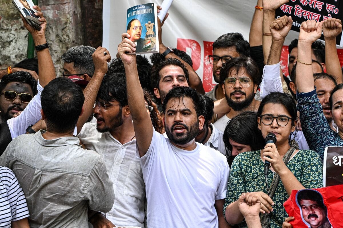 India Cockroach Protests: Gen Z in Asia Faces Exam Hell and No Jobs - Bloomberg
