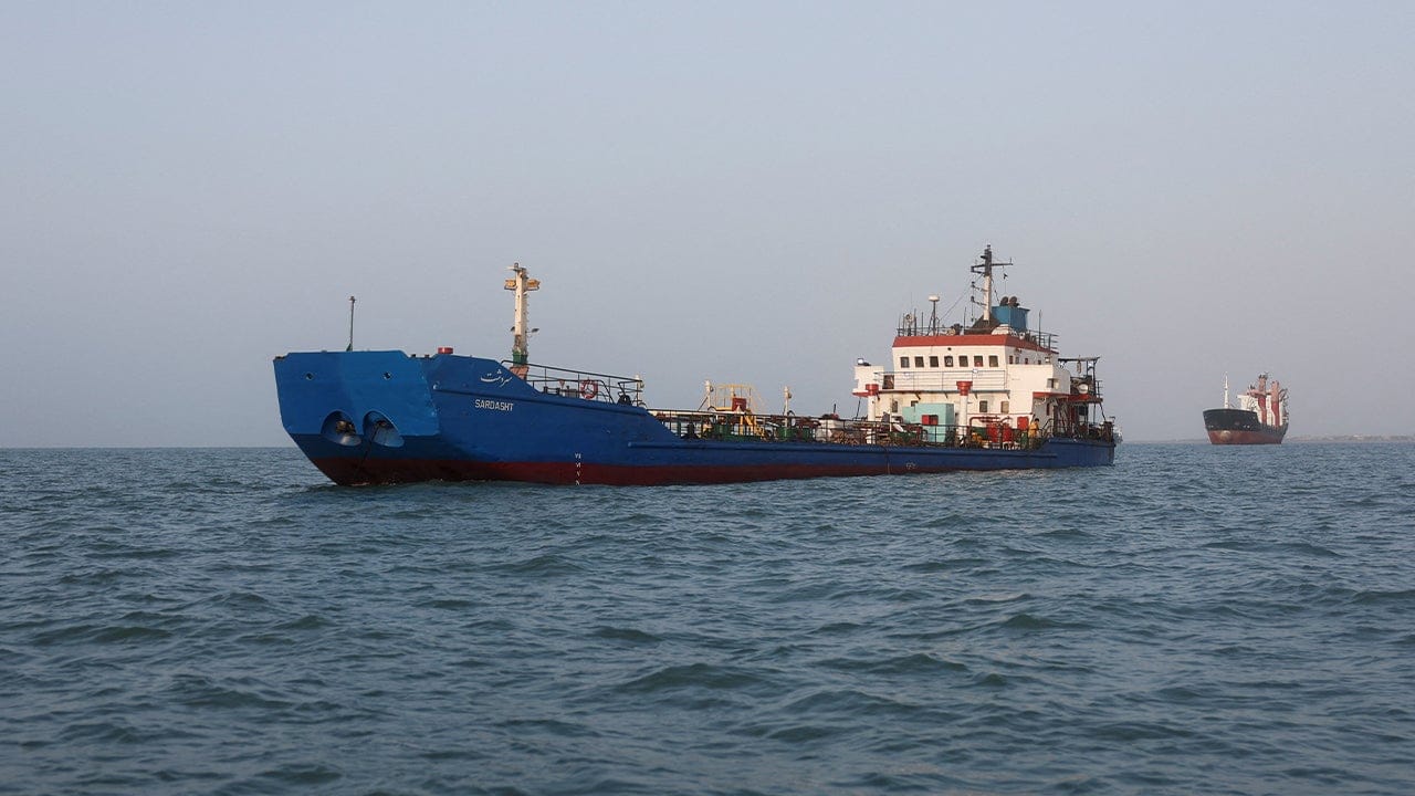 Oil prices remain low; Strait of Hormuz at center of Iran, Oman negotiations