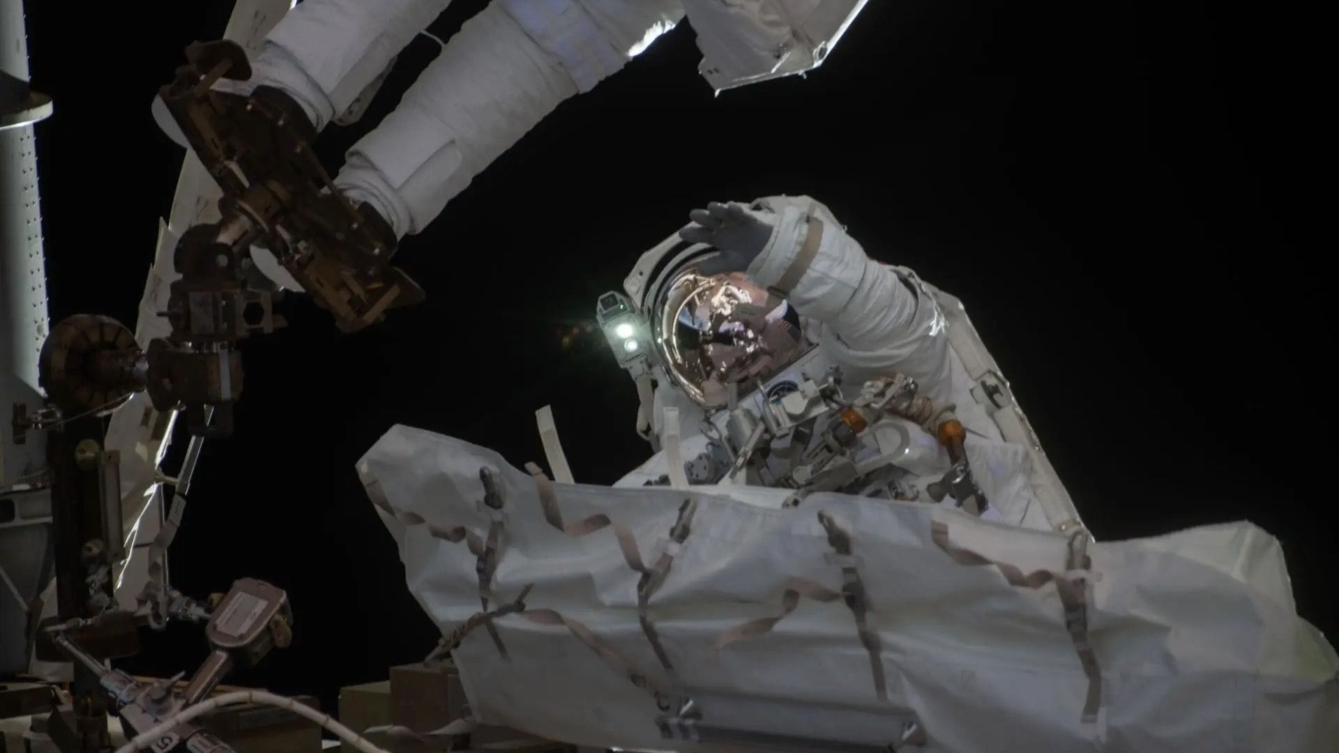 Watch 2 NASA astronauts fix ISS' huge robotic arm during spacewalk today