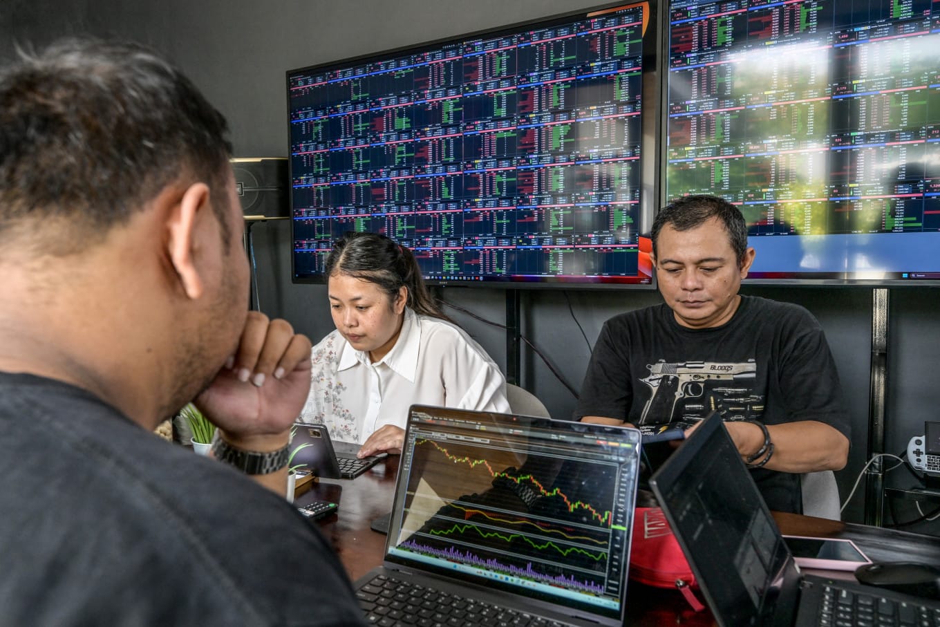 반도체 랠리에 아시아 증시 상승, 걸프 지역 교전 재개로 유가 상승 - Markets - The Jakarta Post