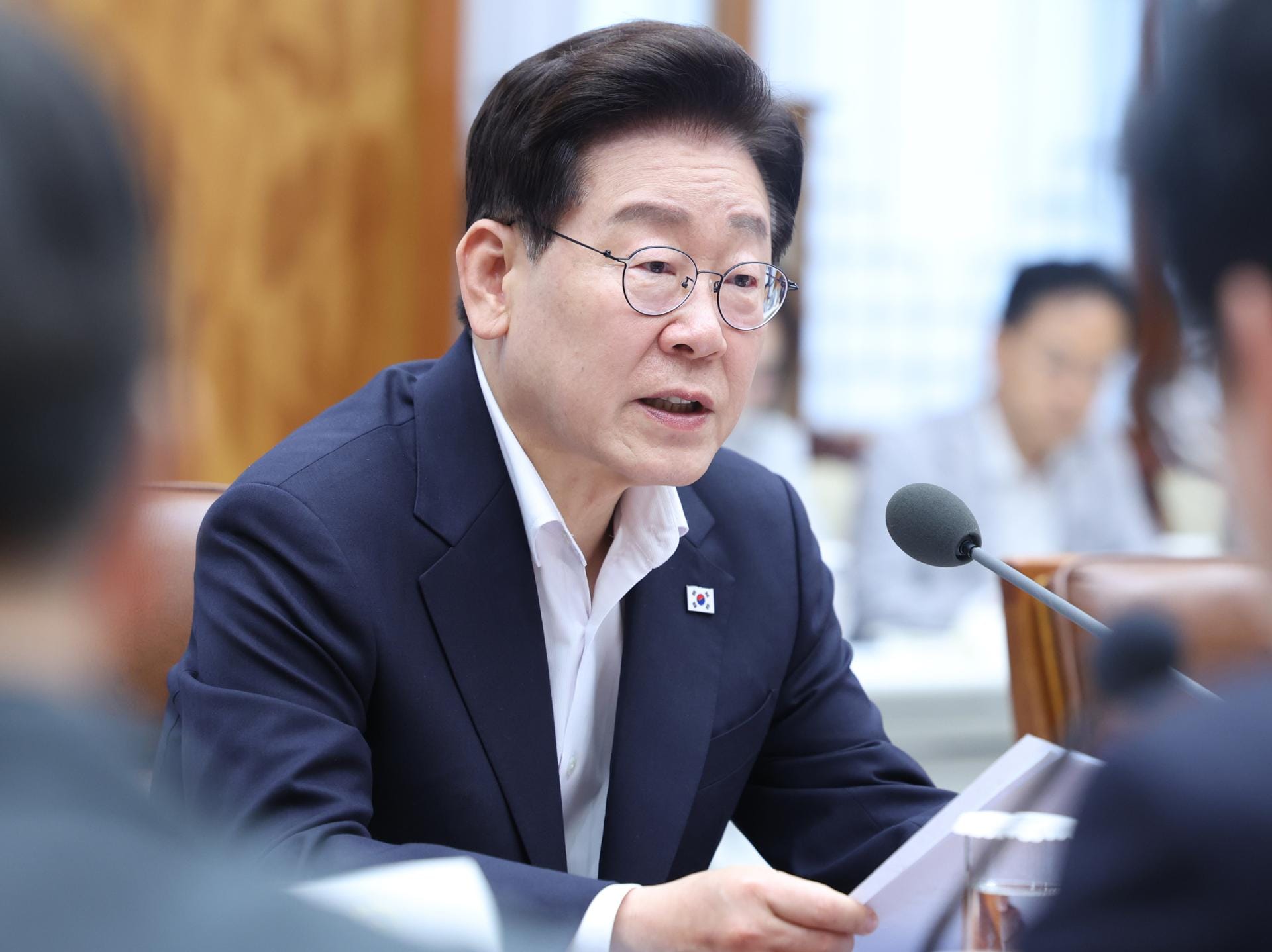 Lee fordert schnellstmögliche Umsetzung von KI-bezogenen Investitionsprojekten - The Korea Times