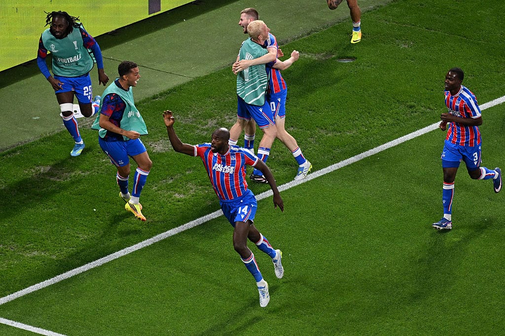 Crystal Palace ने जीता Conference League, अंग्रेजी क्लबों का यूरोप में फिर दबदबा 🎥 - Yahoo Sports