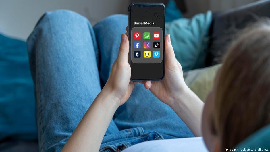 Des experts de l'UE préconisent des restrictions des réseaux sociaux pour les enfants de moins de 13 ans