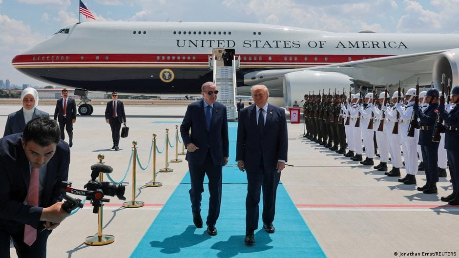 NATO-Gipfel: Verbündete zu Gesprächen und Verteidigungsabkommen in Ankara