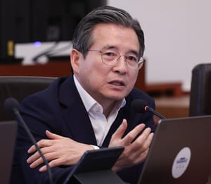 राष्ट्रपति नीति प्रमुख Kim Yong-beom का इस्तीफा - The Korea Herald