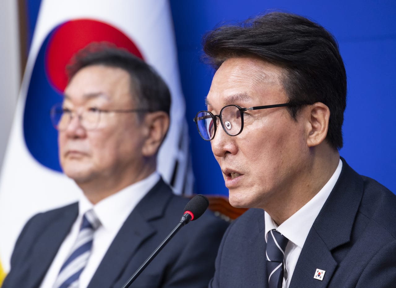 在李在明表示不寻求连任后，执政党重启修订宪法之举 - The Korea Herald