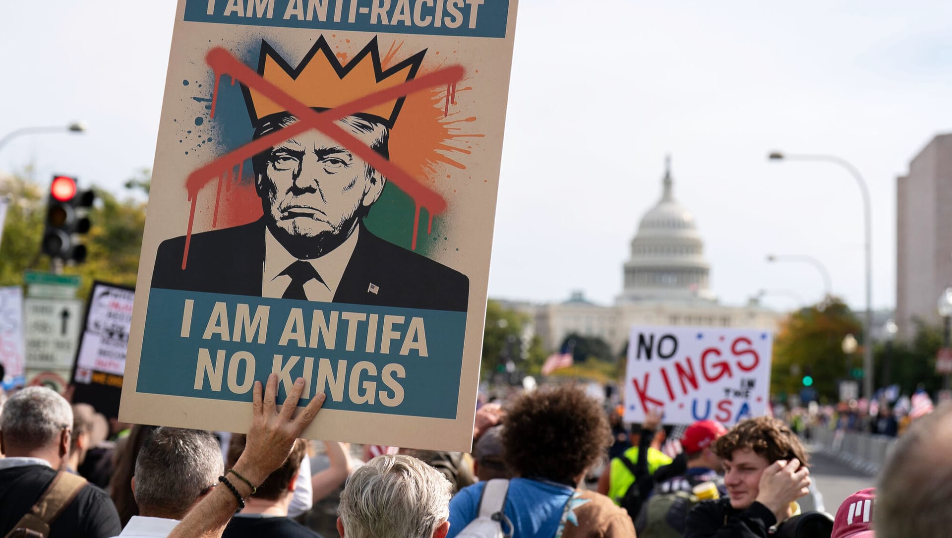 Gli indicatori della democrazia negli USA sono ai livelli più bassi degli ultimi 50 anni, mostrano i dati
