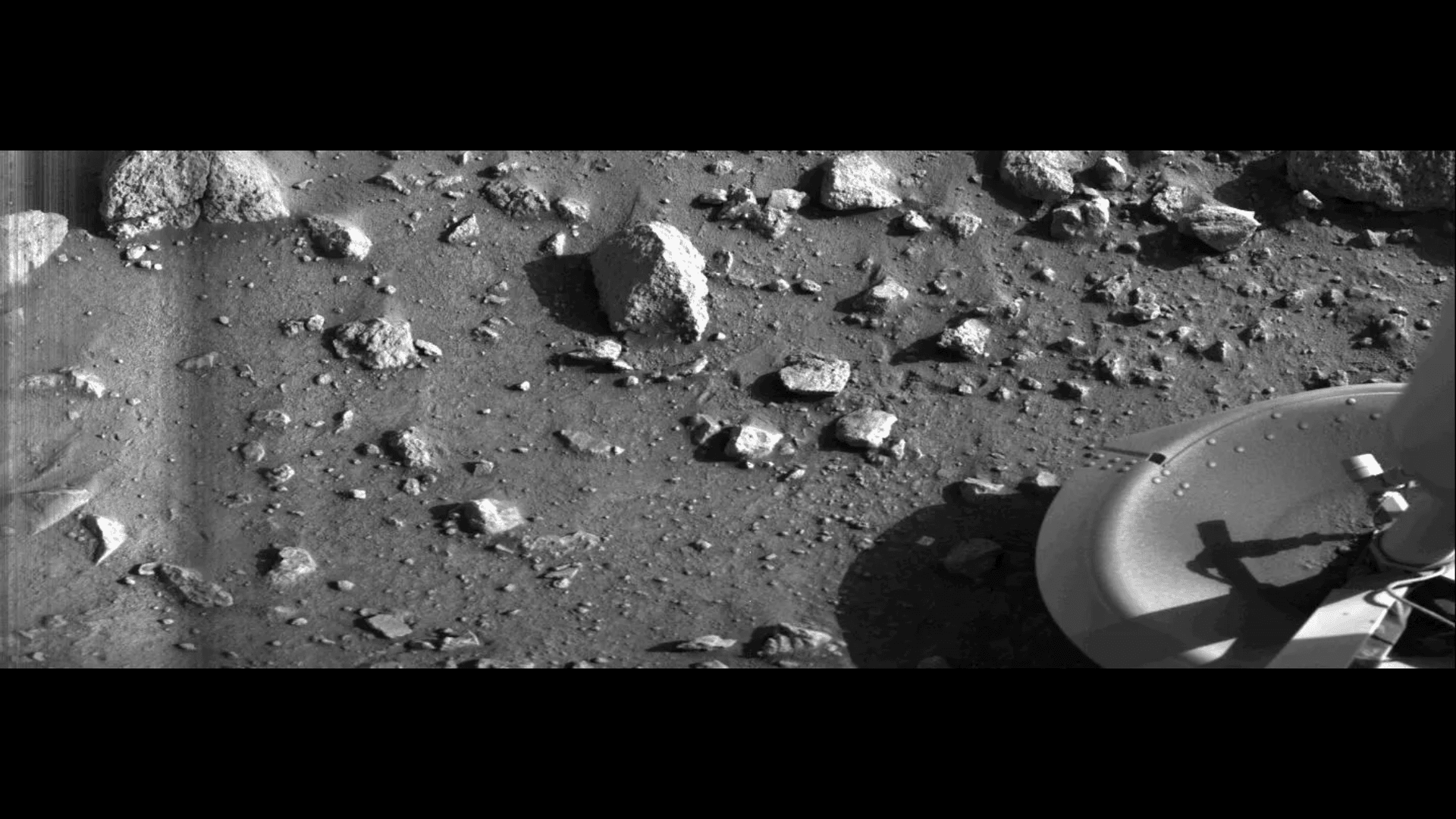 首次近距离观察火星表面