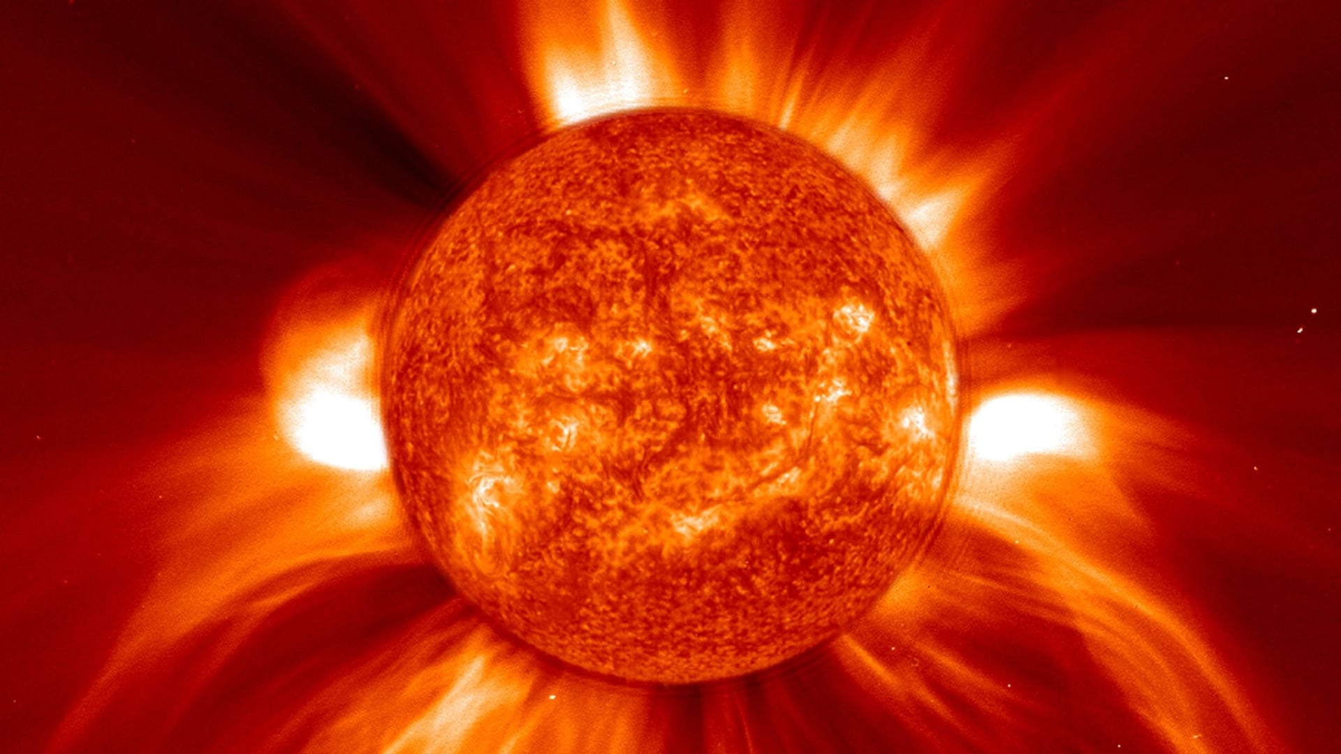 Come una flotta di 17 veicoli spaziali ha scoperto qualcosa di sorprendente sulle eruzioni solari