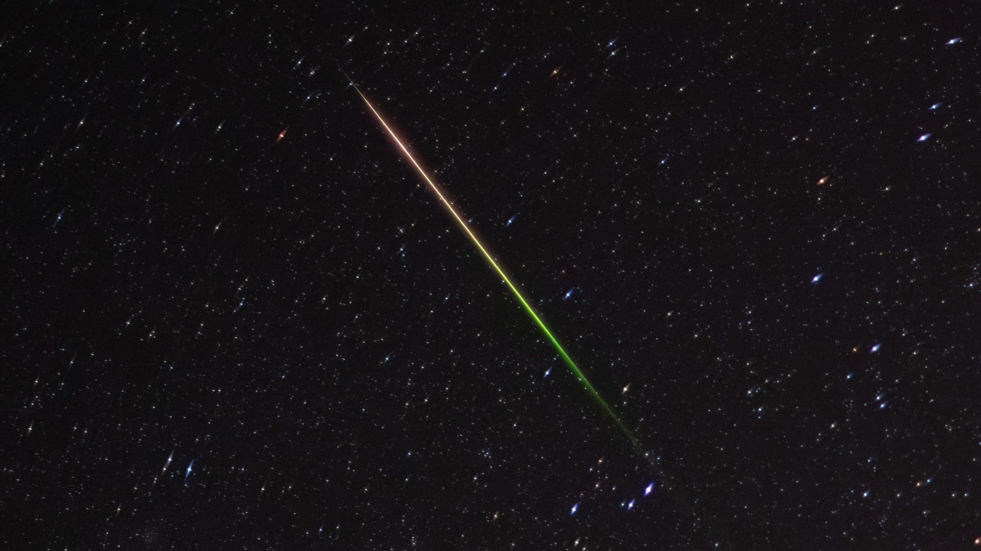 Il picco dello sciame meteorico delle Perseidi è stato spettacolare: ecco le nostre foto preferite