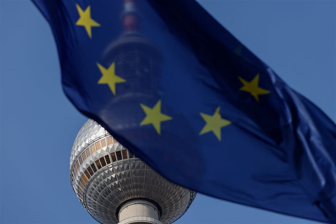 EU's EUR20B AI gigafactory ambition faces delays as global rivals surge ahead