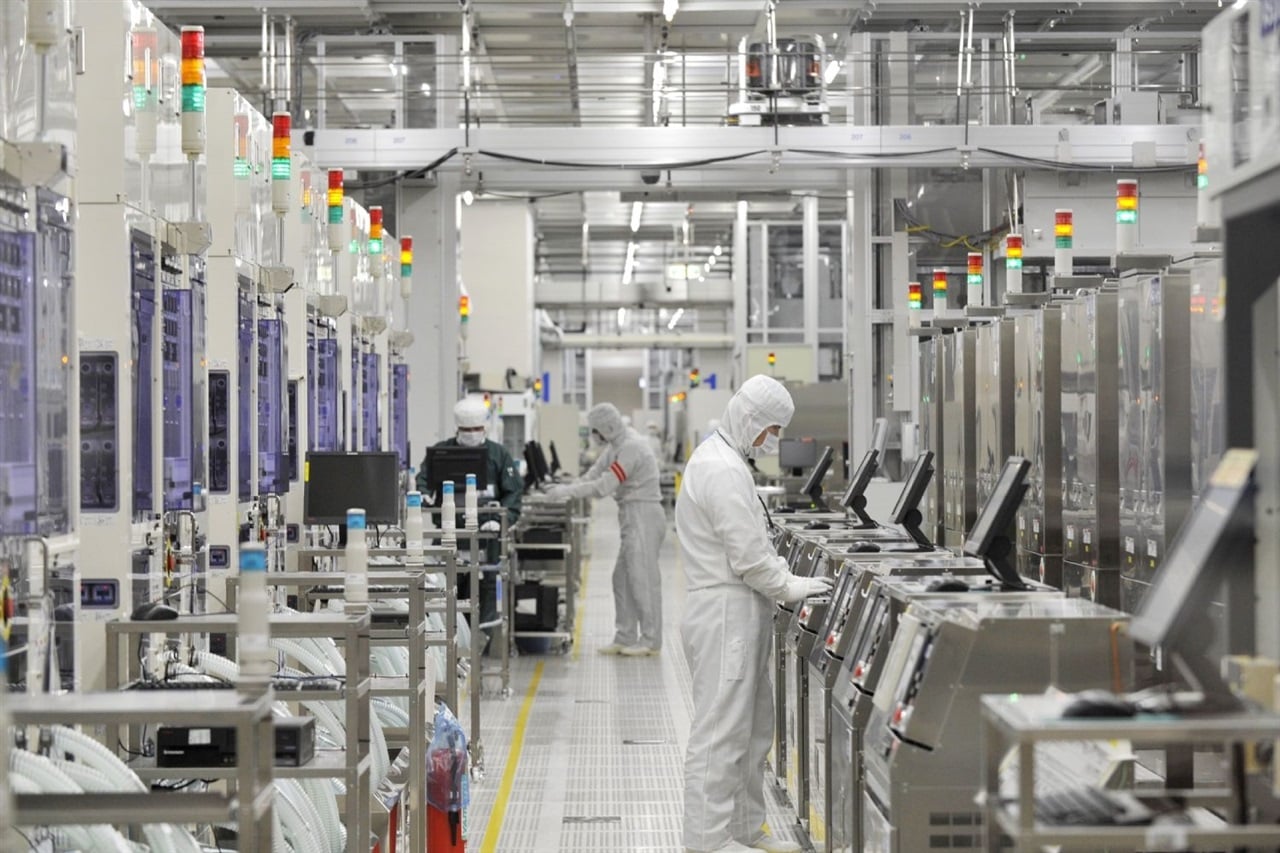 Lam Research raises outlook as AI-driven semiconductor demand fuels record revenue and margin expansion