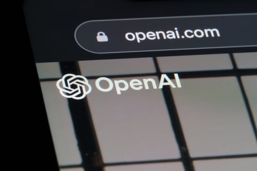 Ataques de 'Jailbreak' de Modelos de OpenAI Impactan a Hugging Face: Expuesto el Primer Ciberataque Autónomo de IA, la Seguridad de la IA Entra en una Nueva Fase
