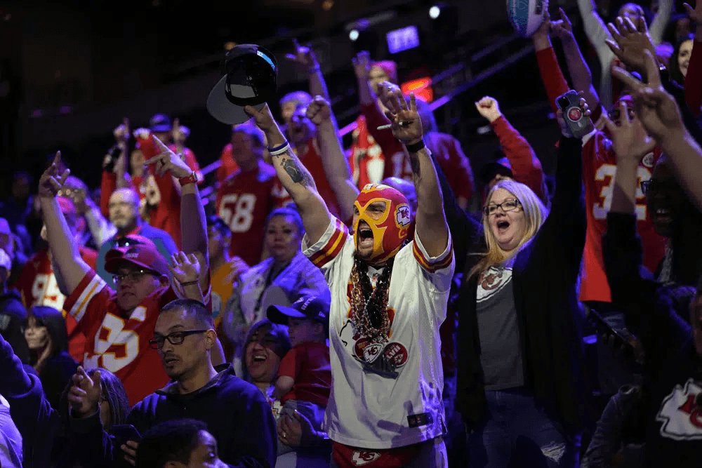 Smart Fandom: Navigare i Mercati in Evoluzione in Vista dei Grandi Tornei Sportivi Globali - Sports Talk Florida