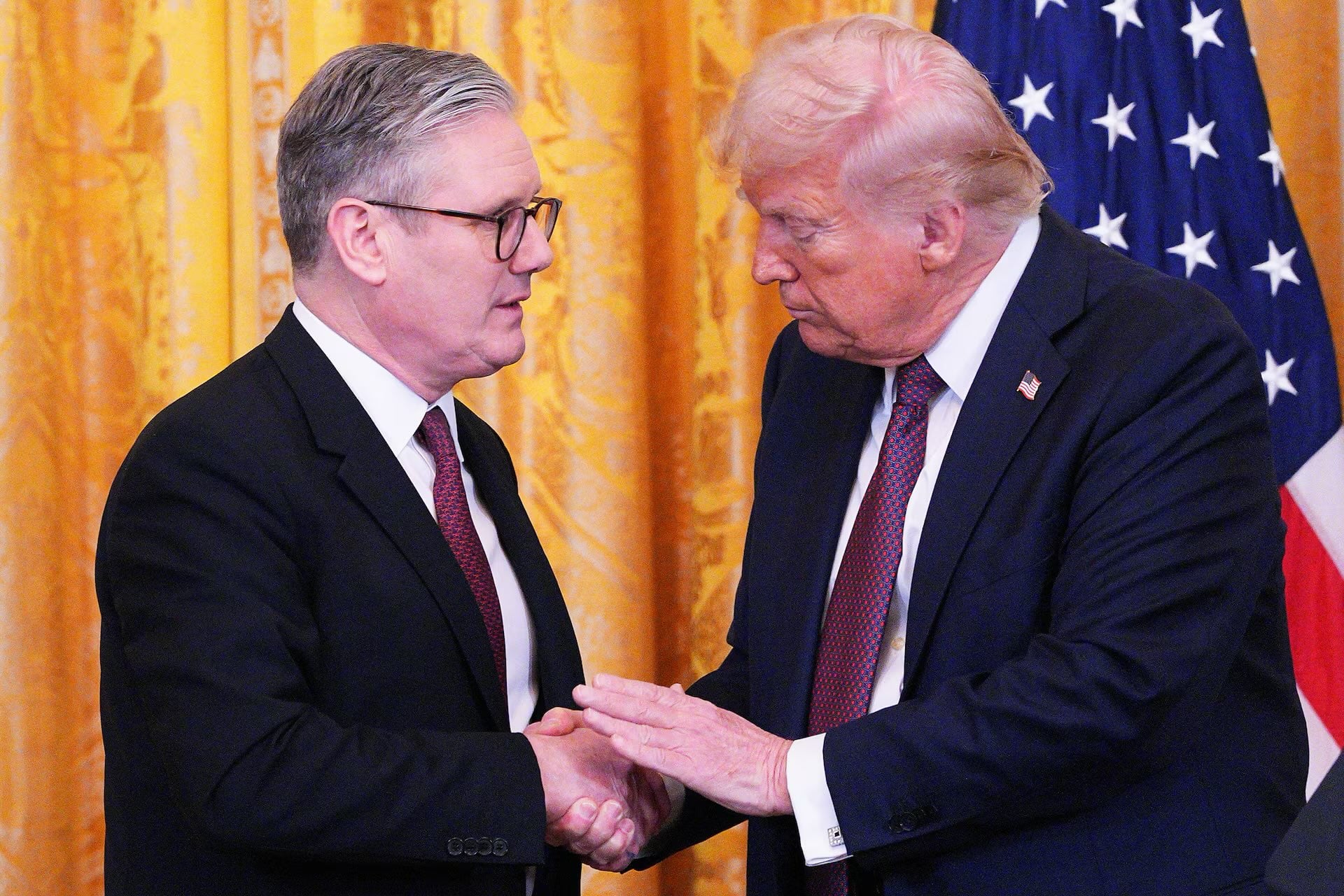Trump reagisce alle notizie secondo cui il Primo Ministro britannico Starmer potrebbe dimettersi - TG News