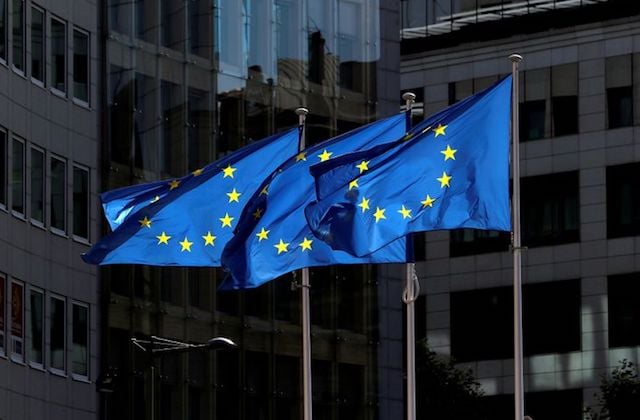 Door EY ondervraagde experts roepen Europa op concurrentiepositie tegenover China te verbeteren en prijzen veerkracht van Spanje in 2026