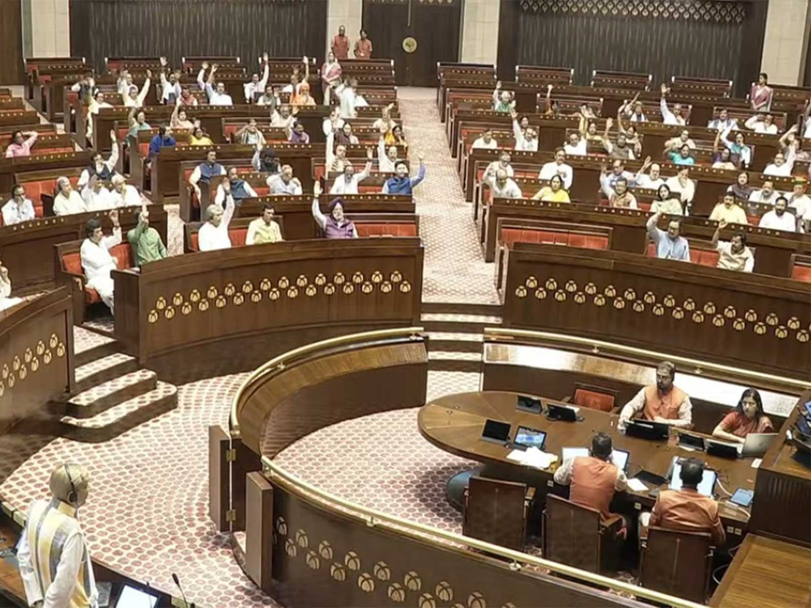 Fracaso parlamentario: Ambas cámaras suspendidas sine die en medio de un feroz enfrentamiento entre el BJP y el bloque INDIA - ChiniMandi