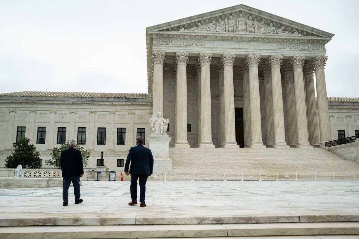 Supreme Court Expands President’s Power to Fire Officials - Bloomberg