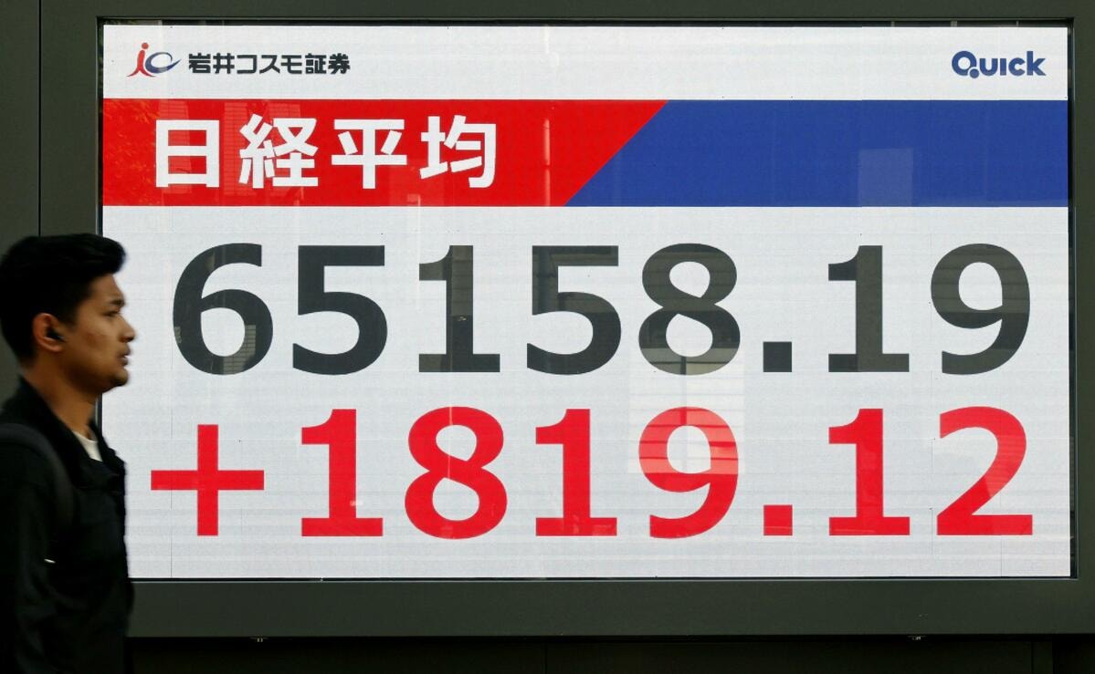 L'indice Nikkei chiude sopra quota 65.000 per la prima volta grazie alle speranze di pace in Medio Oriente
