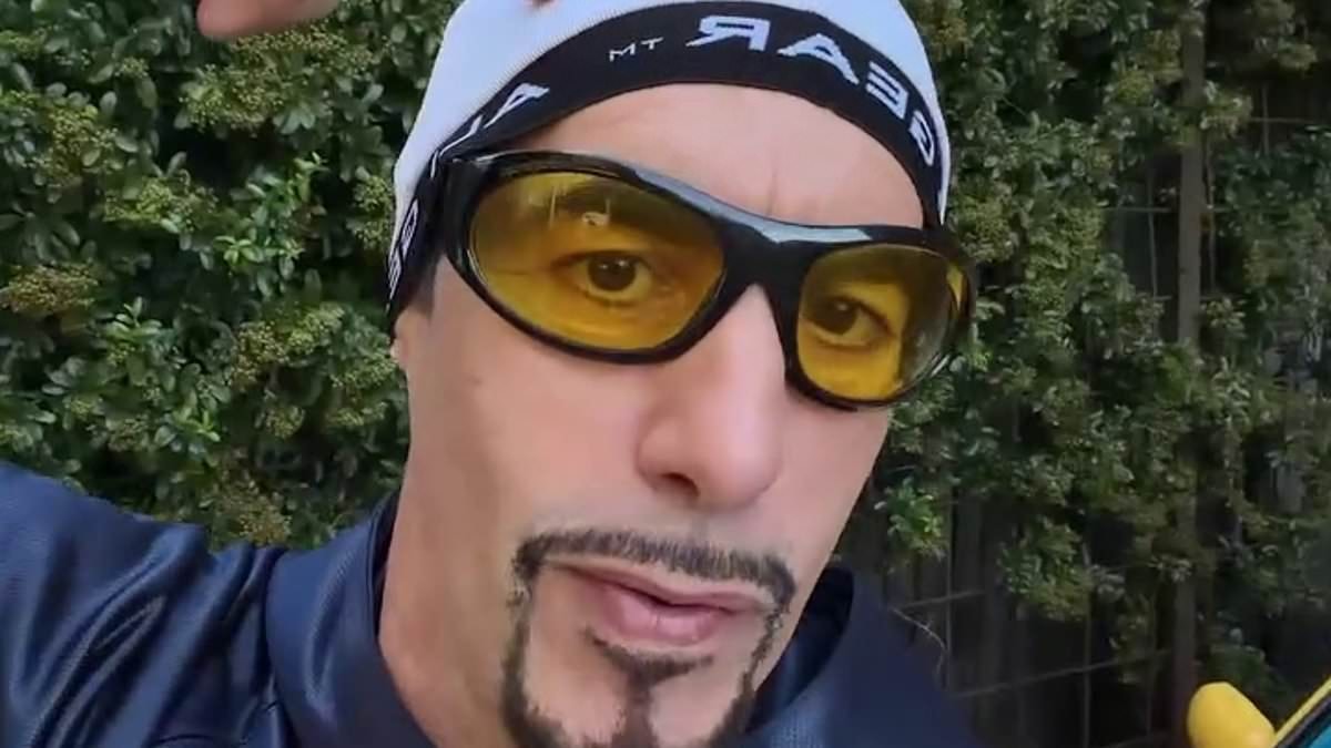 La nueva película de Ali G de Sacha Baron Cohen es criticada por 'estereotipos racistas' mientras crece la reacción negativa y los activistas solicitan prohibir Who Iz I en los cines del Reino Unido