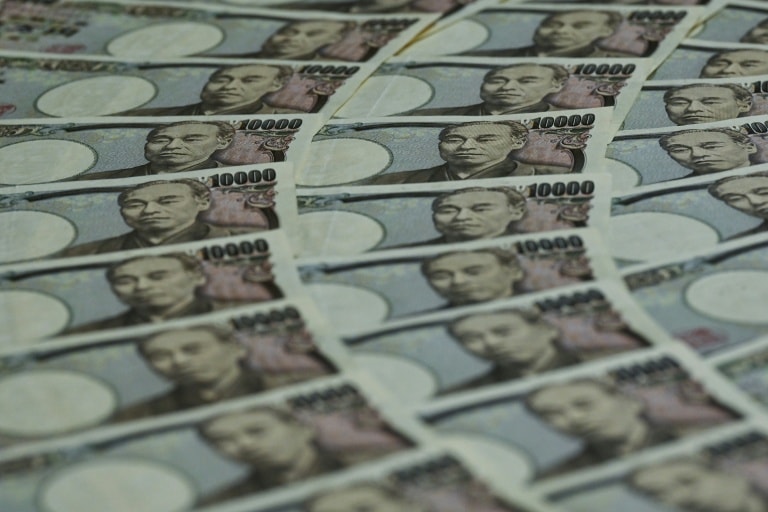 Kämpfende Händler: Seouls Kospi-Aktienindex stürzt um 10 % ab und führt tech-getriebenen Asia-Einbruch an - RTL Today