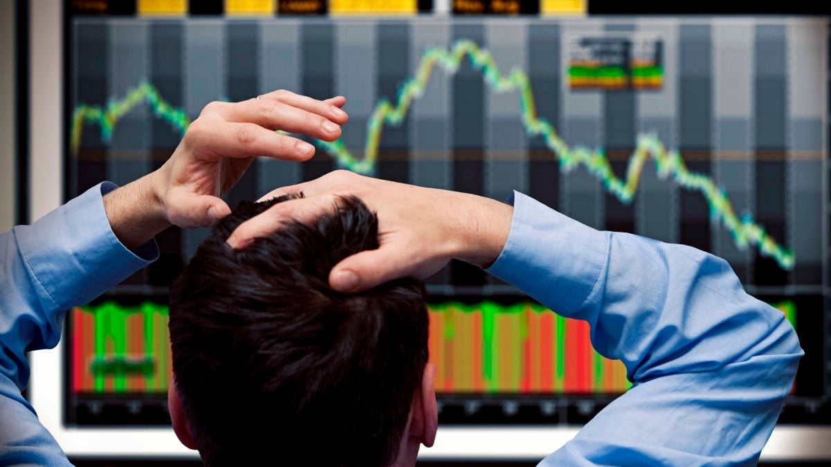 Black Tuesday for KOSPI: South Korea's stock market crashes 11%; Samsung, SK Hynix lead rout - BusinessToday