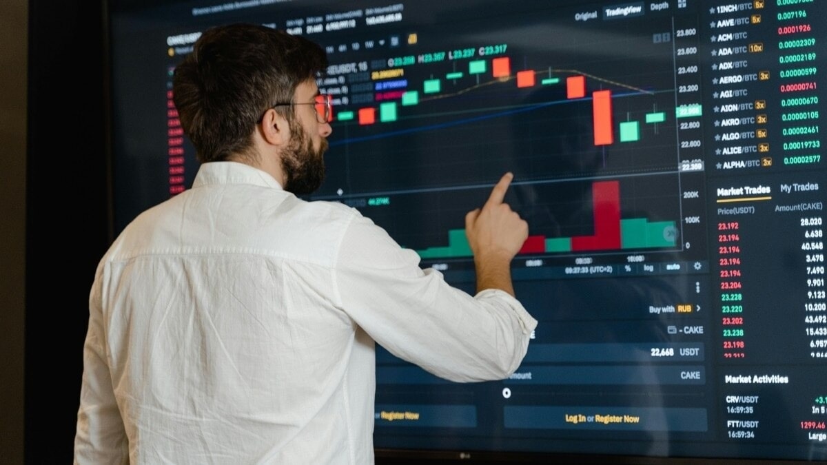 FIIs on a buying spree for three days: Analyst decodes renewed interest - BusinessToday
