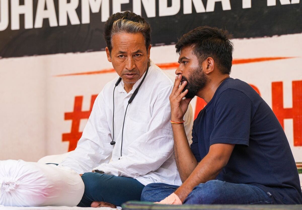 India onderneemt actie tegen jongerenprotesten voorafgaand aan parlementaire sessie - Bloomberg