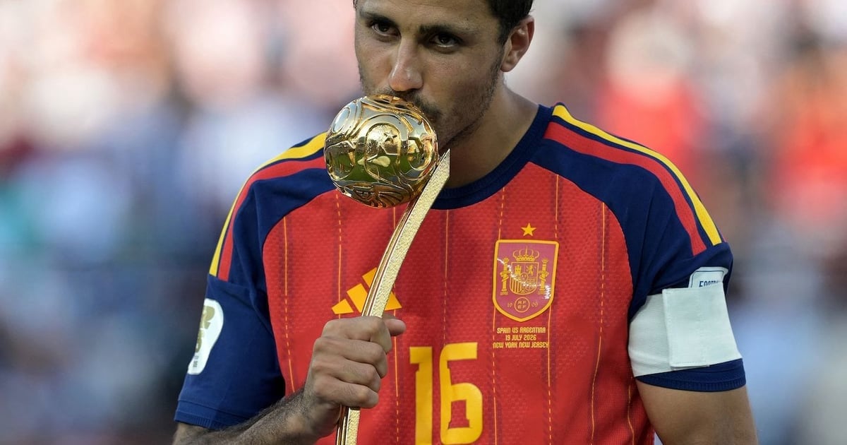 Barcelona, Rodri 영입 확정, Manchester United는 Bruno Fernandes와 계약 협상 진행 중: 실시간 이적 뉴스 업데이트 - The Athletic