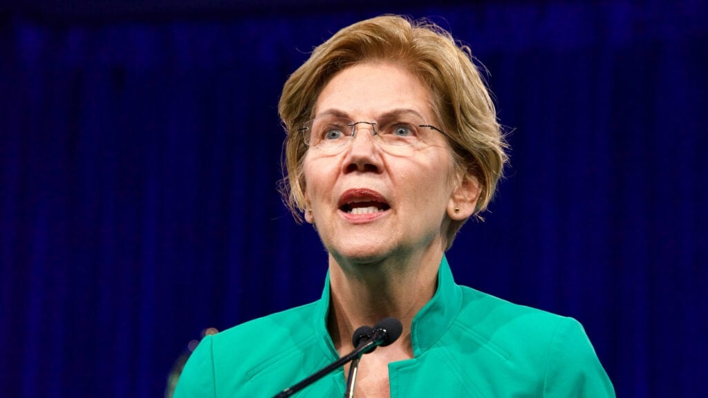 Elizabeth Warren 痛批 Trump 及 GOP 实施有利于亿万富翁的政策:“将 1500 万美国人踢出局” - Benzinga