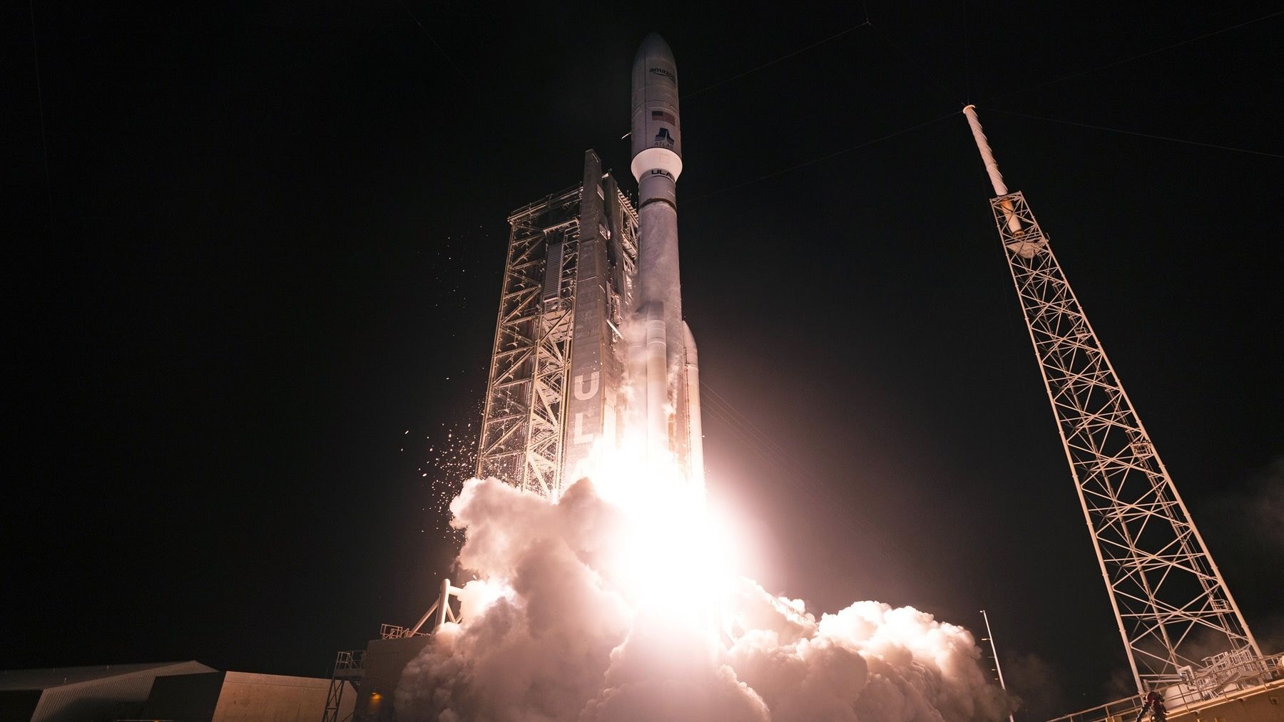Atlas-V-Rakete bringt 29 Amazon Leo Breitband-Satelliten von Florida aus in die Umlaufbahn