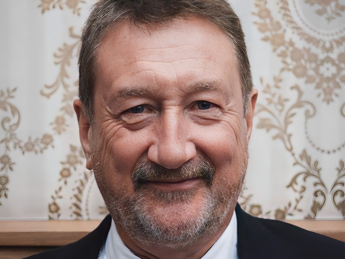 Steven Knight says US streamers should fund UK film industry