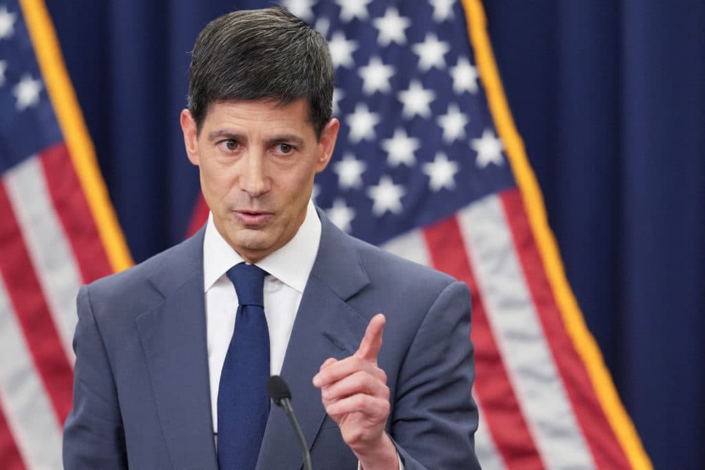 VIDÉO : Le nouveau président de la Fed, Kevin Warsh, tient sa première conférence de presse après le maintien des taux d'intérêt
