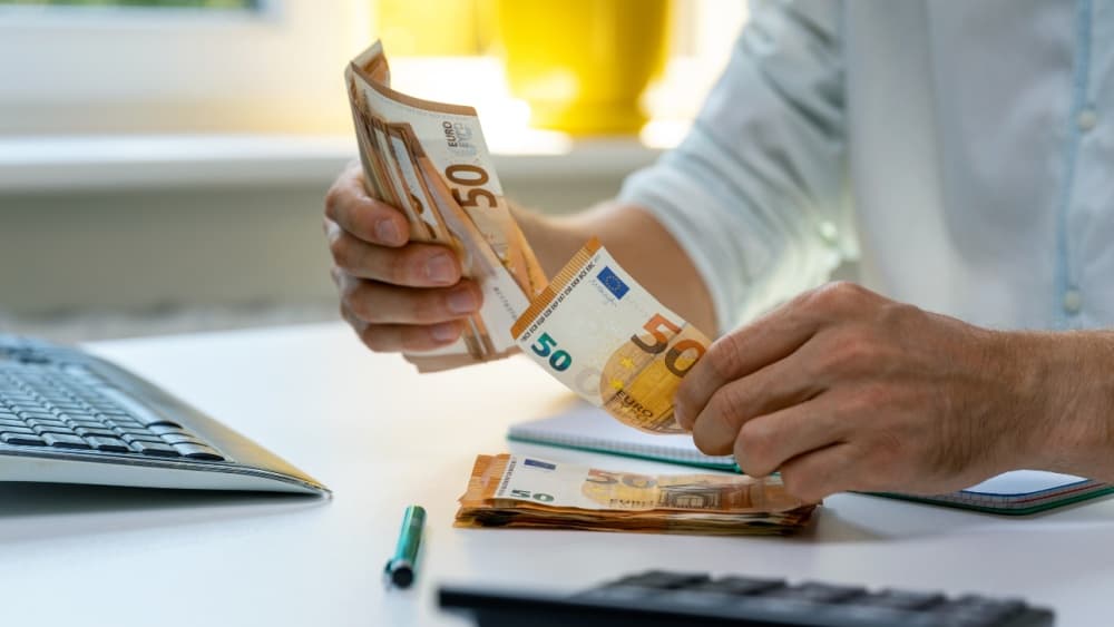 Surplus della bilancia delle partite correnti dell'UE di 113,4 miliardi di € - Indicatori dell'Euro - Eurostat