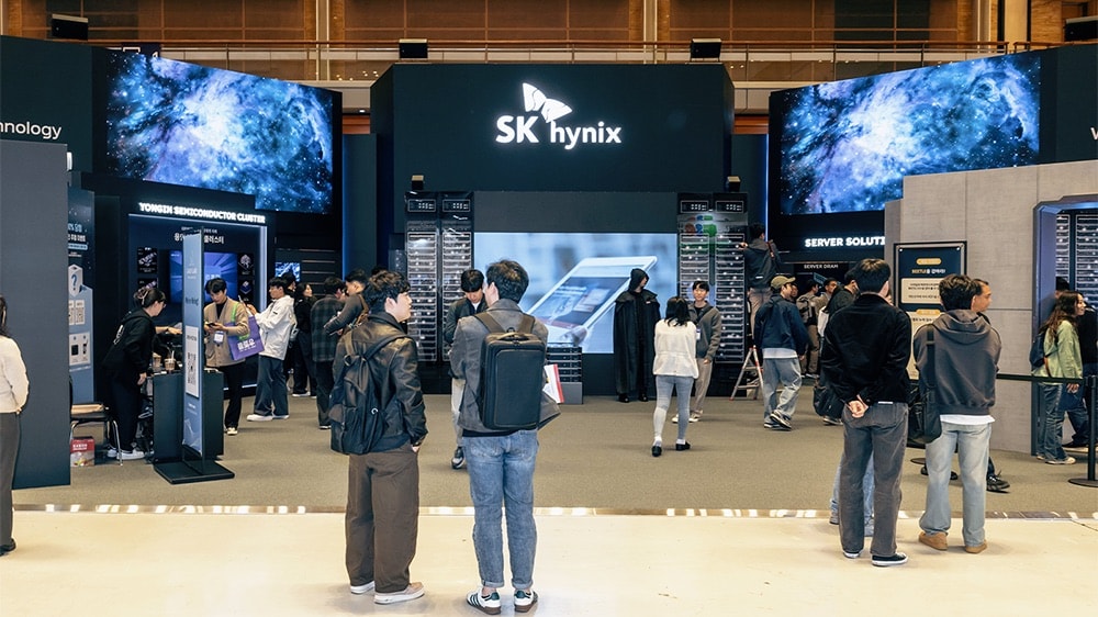 Asian Tech Stocks Slide as AI Concerns and Rising Bond Yields Hit Chipmakers - EconoTimes