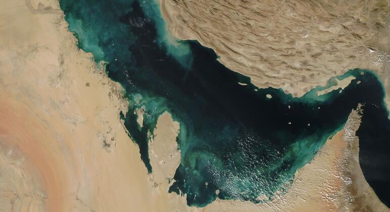 From Lebanon to the Strait of Hormuz, a Middle East hanging on fragile peace talks