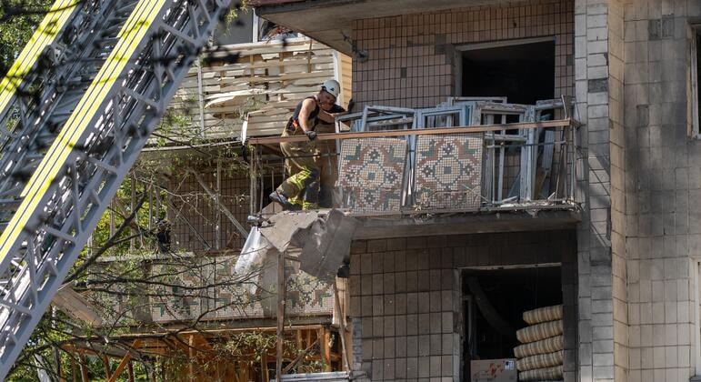 Security Council LIVE: Briefing on Ukraine as deadly Russian strikes hit cities and ports