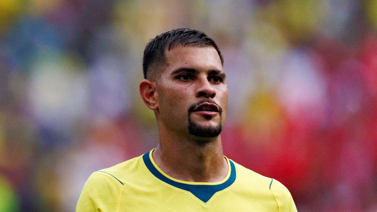 转会新闻直播 - Guimaraes加盟Arsenal最新进展,Man Utd达成5000万英镑交易