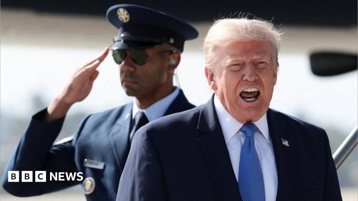 Trump sagt, Iran werde „sehr hart getroffen“, wenn die Straße von Hormus nicht bald geöffnet wird, während Ölpreise fallen - BBC News