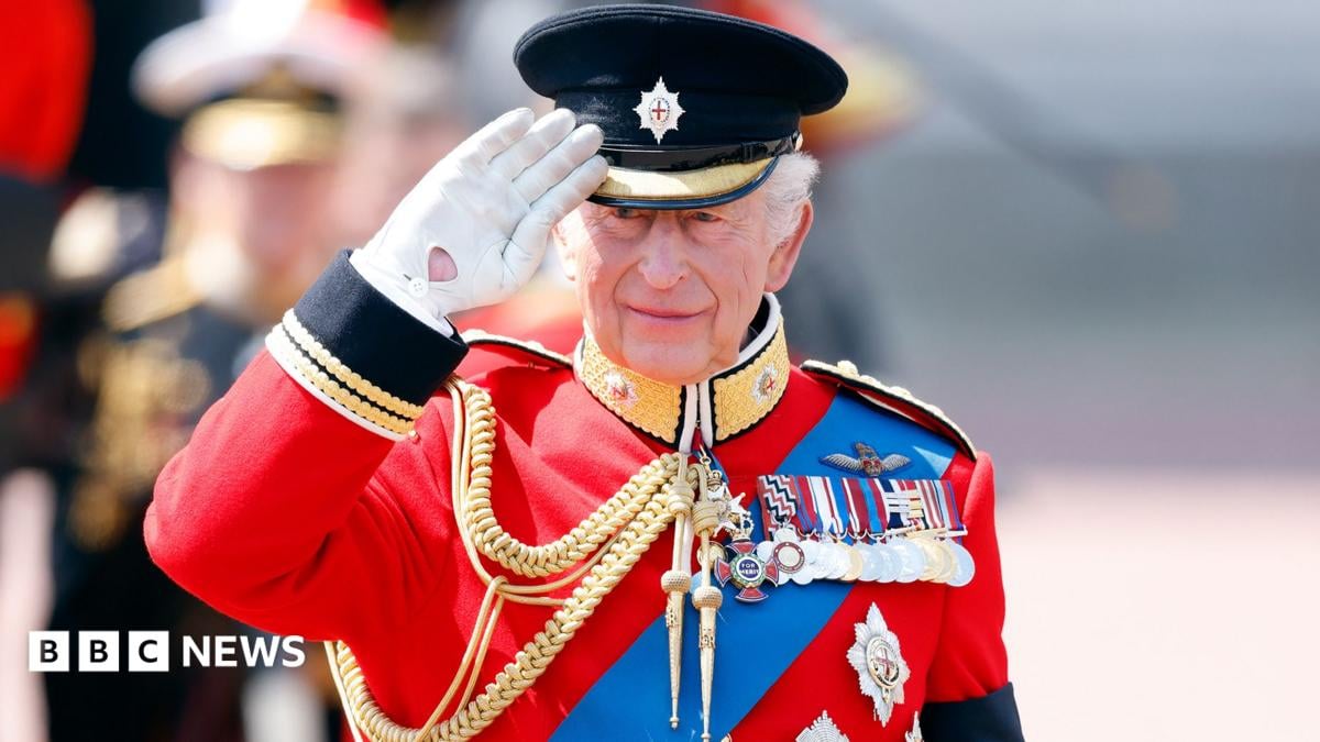 Koning Charles wordt eerste monarch die belastingaanslag onthult terwijl publieke financiering koningshuis verdubbelt naar £100 miljoen - BBC News