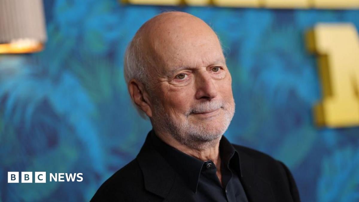 James Burrows, leggendario regista di Cheers e Friends, è morto a 85 anni - BBC News