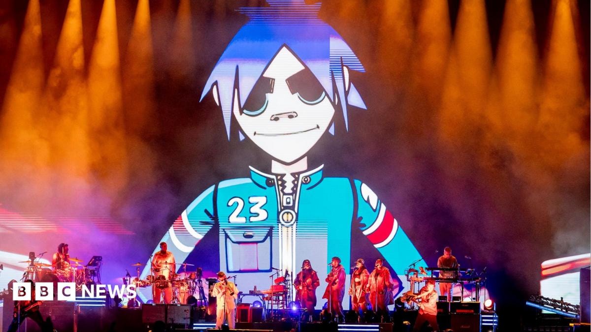 Backstage at Gorillaz' epic, one-off stadium show: 'The vibe is ridiculous' - BBC News