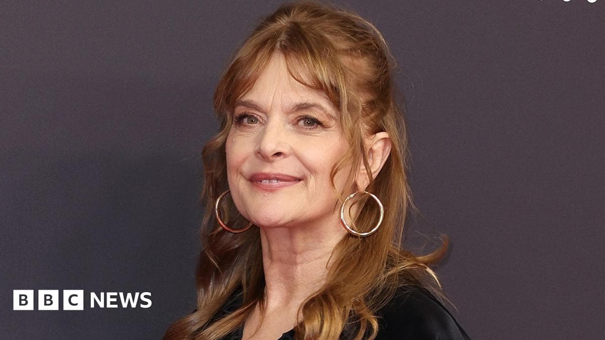 Wim Wenders withdraws 1975 film Wrong Move over Nastassja Kinski's teen topless scene - BBC News