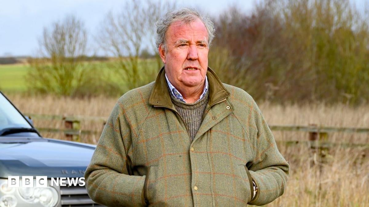 Jeremy Clarkson kondigt kankerdiagnose aan in documentaire over zijn boerderij - BBC News